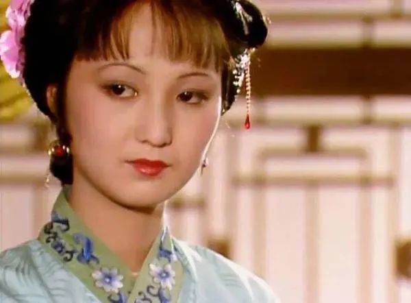 王熙凤|韩雪丽：凤姐对平儿主仆意识严格，防火防盗防亲近的人，王熙凤为哪般？