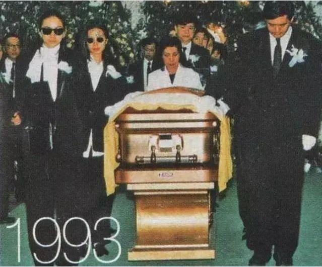 陈百强|27年前，已为人妻的何超琼执意为陈百强扶灵，回看两人感情全是泪