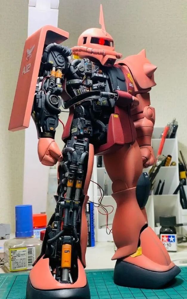 模玩控:1/72比例精细化内构夏亚专用扎古2