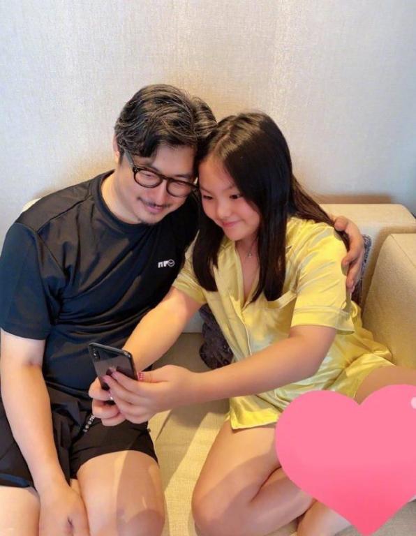 王岳伦|王岳伦深夜发文道歉，希望得到妻女原谅，网友却不太买账