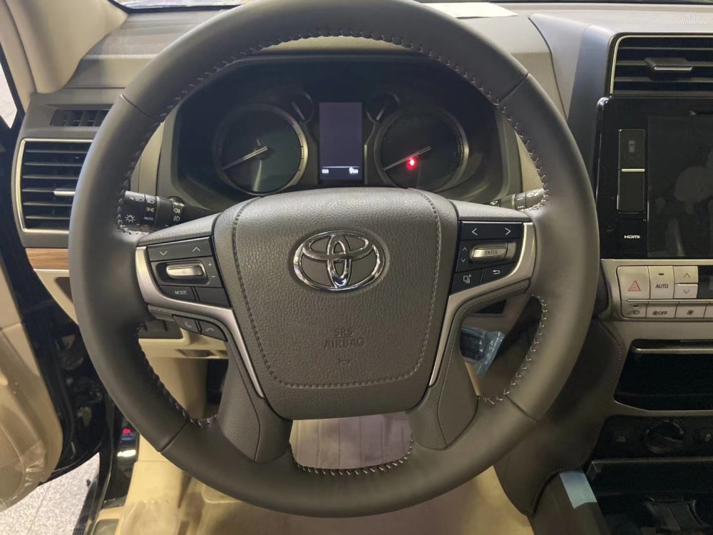 对于这台全新的丰田普拉多车型作为一台经典的硬派越野车,你认为其