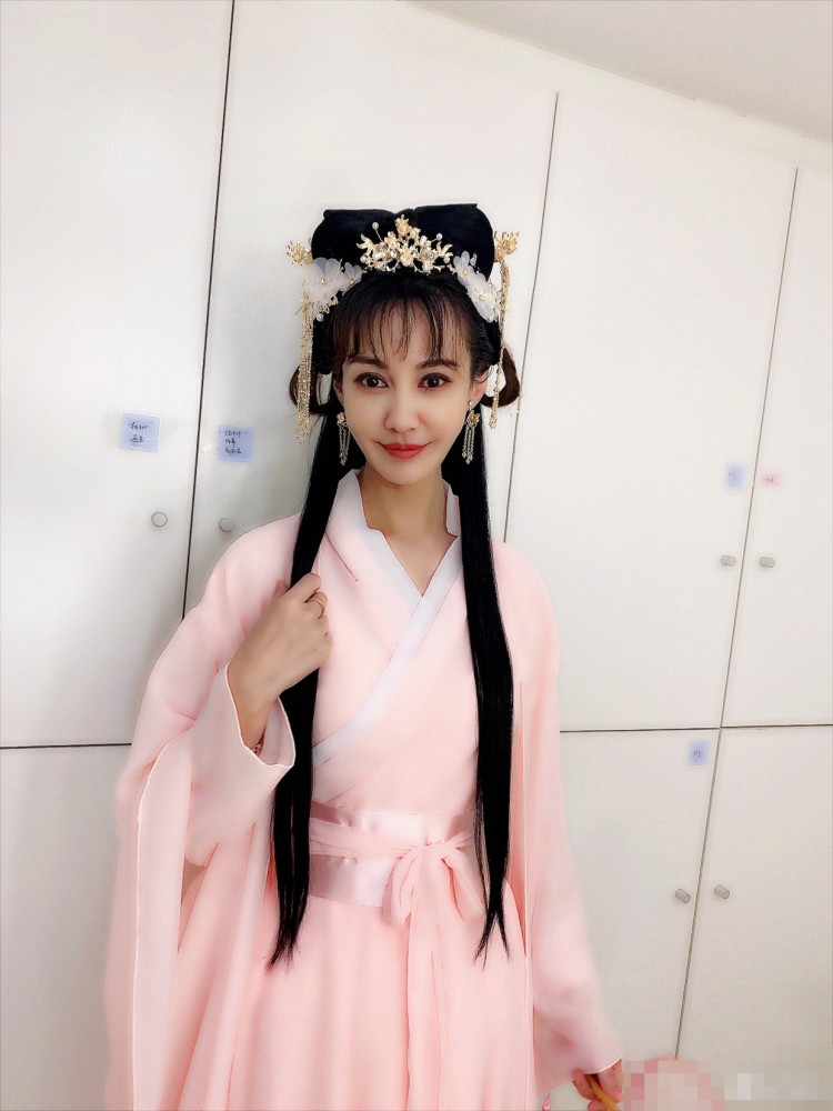 杨雪再次回归41岁的她换上古装也太美颜值完全不输当年江玉燕