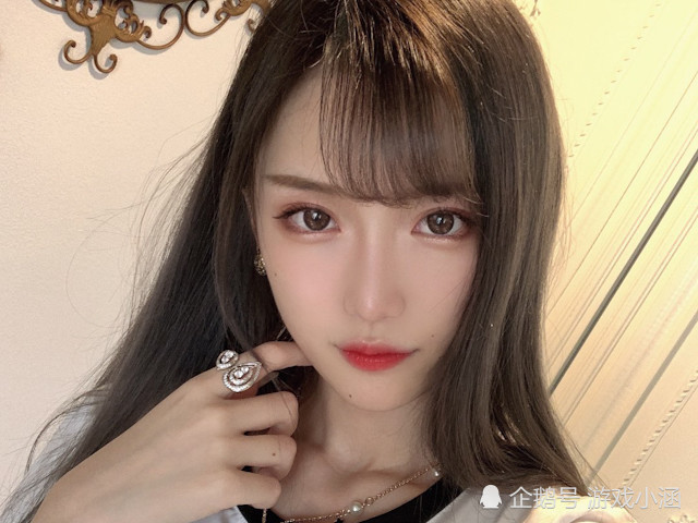 腐团儿频繁触碰直播底线隐私照大胆晒出沫子使出绝招对抗