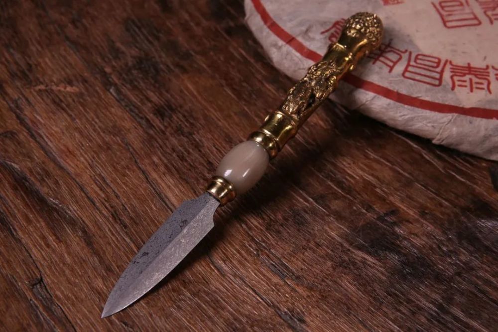 茶饼|来自外太空的神秘礼物——这些用陨铁制作的精品茶剑，美的深入人心