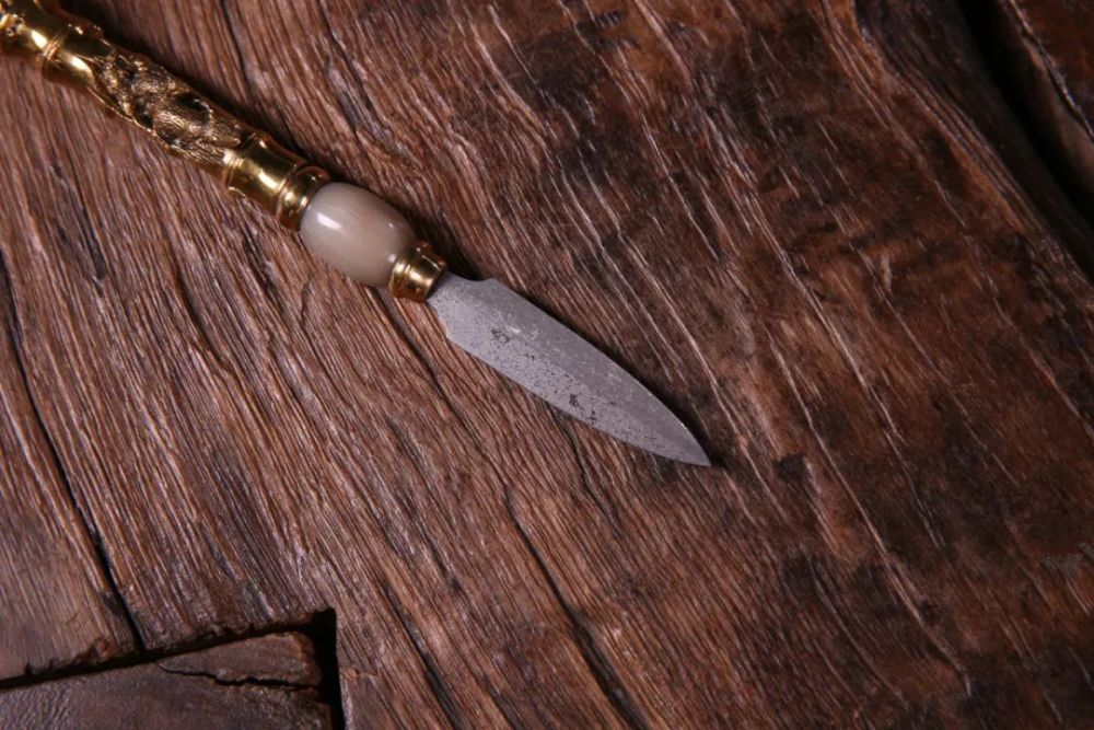 茶饼|来自外太空的神秘礼物——这些用陨铁制作的精品茶剑，美的深入人心