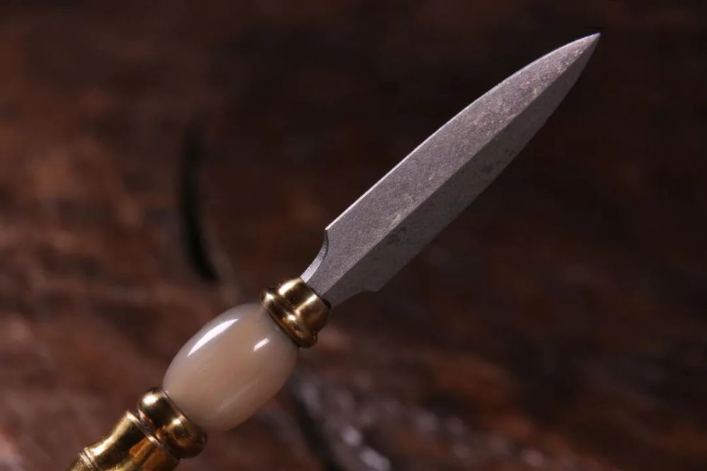 茶饼|来自外太空的神秘礼物——这些用陨铁制作的精品茶剑，美的深入人心