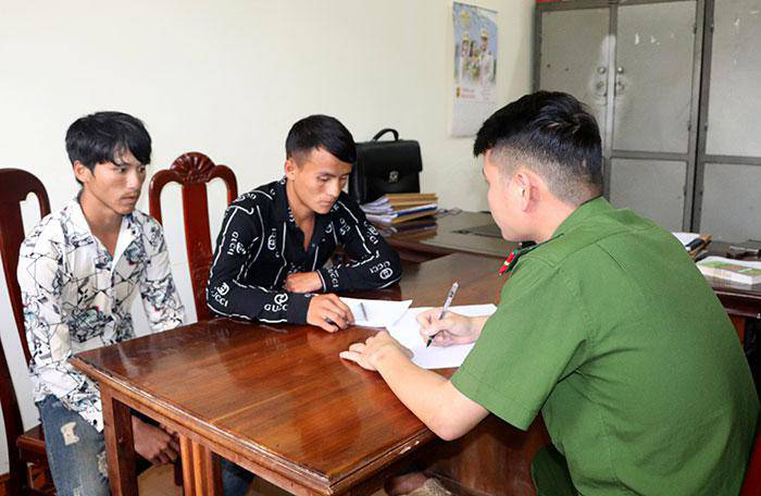 trau|年轻女子因丈夫入狱独自抚养孩子，结果深夜遭2名邻居侵犯