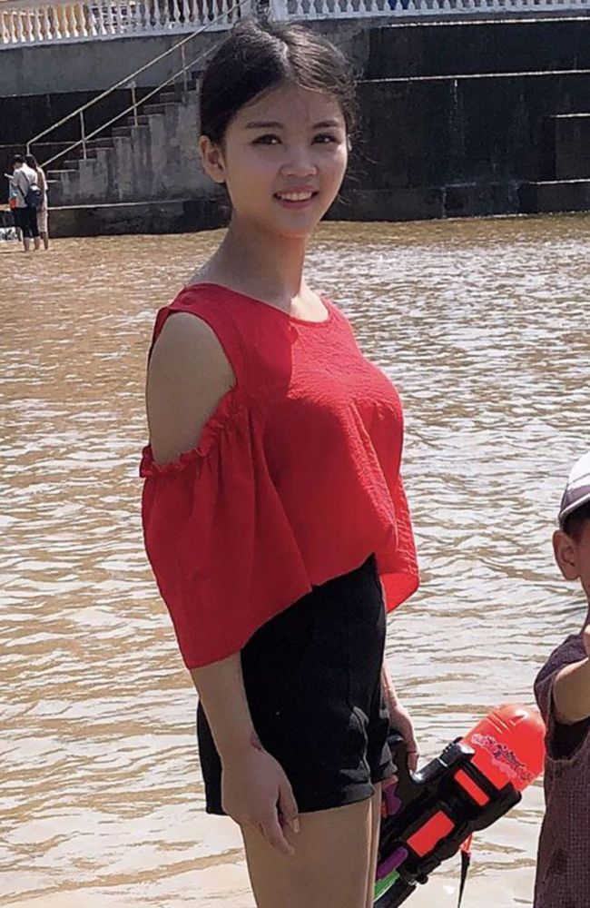 然而该事件随后"反转",据受理此案的吕寨派出所民警介绍,魏华雯系主动