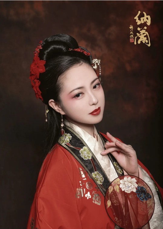 穿汉服怎么化妆?《锁麟囊》 薛湘灵古妆造型欣赏