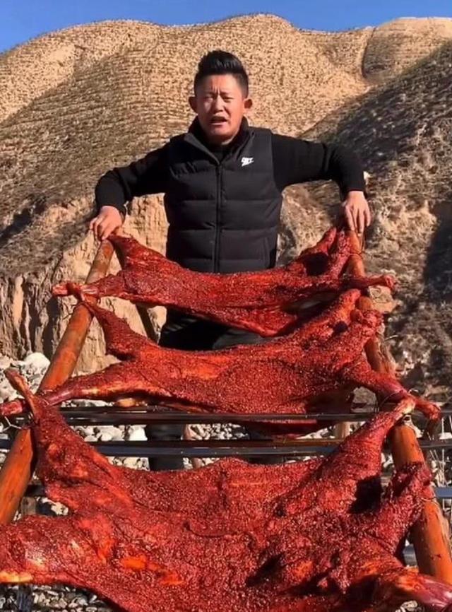 大胃王自曝因吃播负债80万如此花式浪费真的好吗