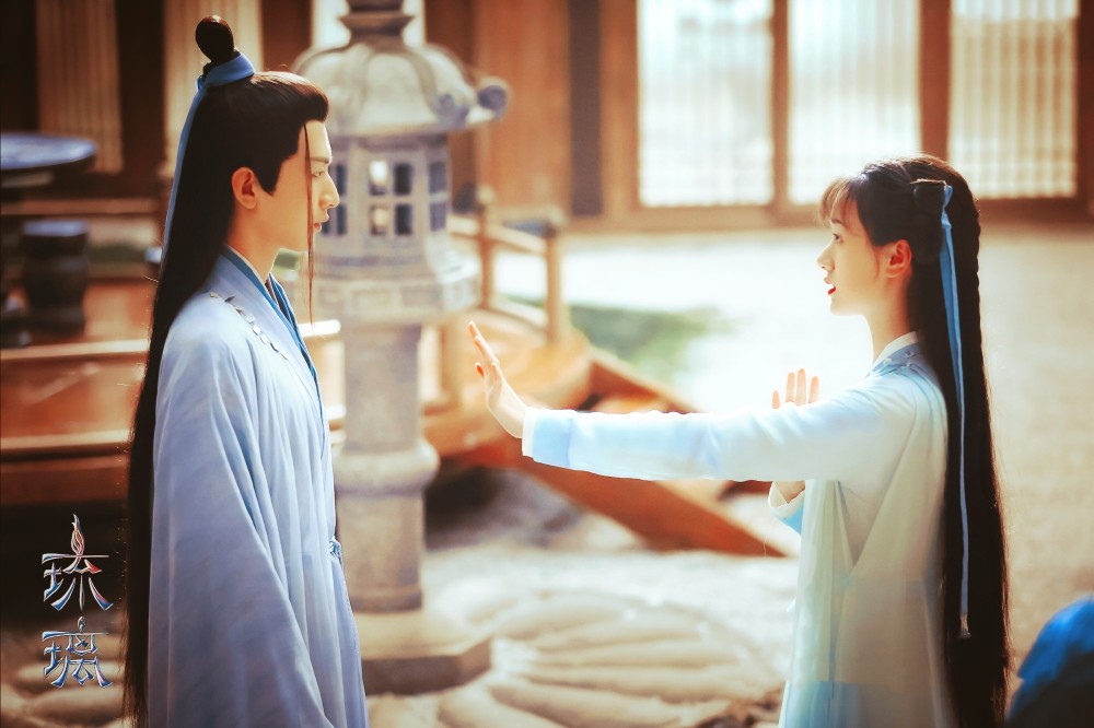 爱若琉璃司凤千年苦恋选择守护的人难免会受伤