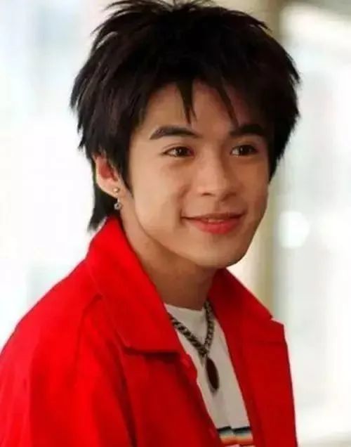 林韦君|美是真的美，但劈腿次数也是真的多……