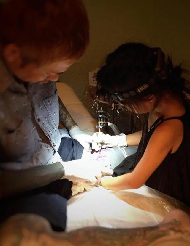 纹身|日本女孩6岁入行，是全世界最小纹身看完我却只想拥有同款爸爸！