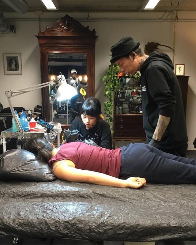 纹身|日本女孩6岁入行，是全世界最小纹身看完我却只想拥有同款爸爸！