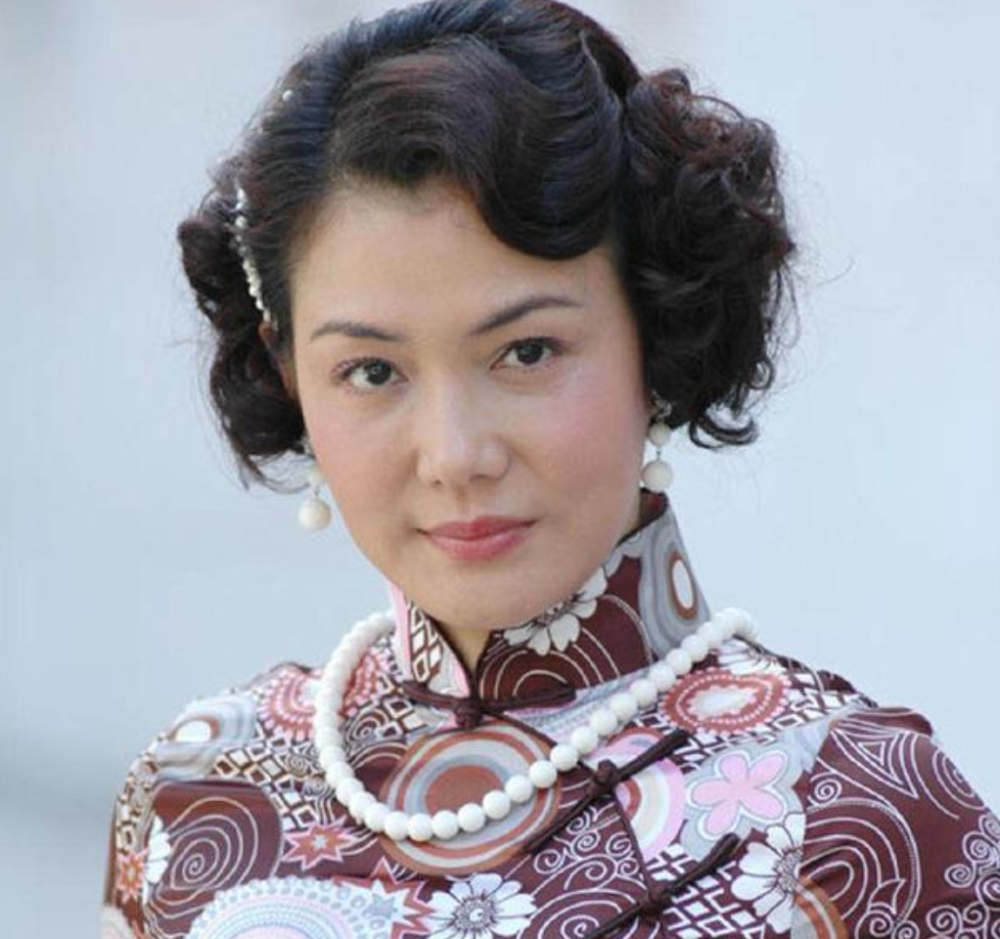 因拍戏过劳死,26年片酬全被弟妹花光;捐赠器官拯救8条生命