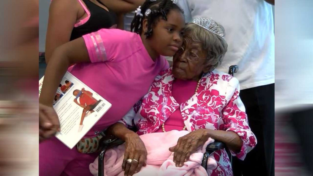 长寿|美国最长寿老人提前庆祝116岁生日，在全球各地已有200个曾孙