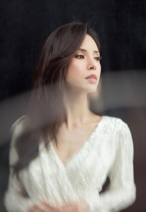 李若彤|入行27年，一直隐瞒年龄的李若彤，为何选择在54岁公布生日？