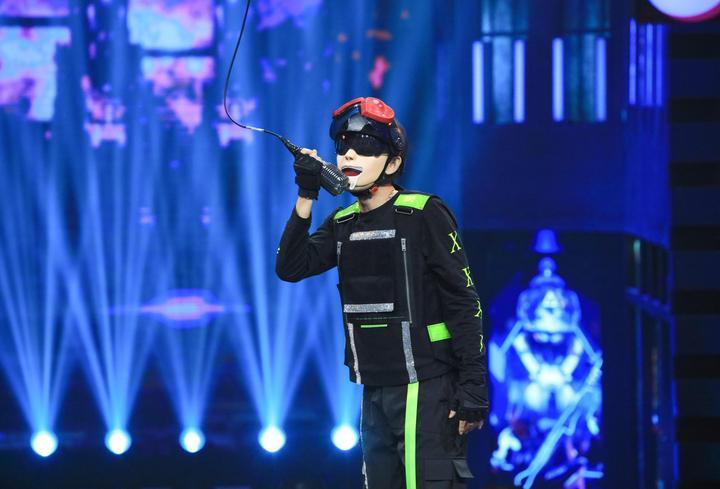 戴着面具跳舞,《蒙面舞王》今晚开播_腾讯新闻