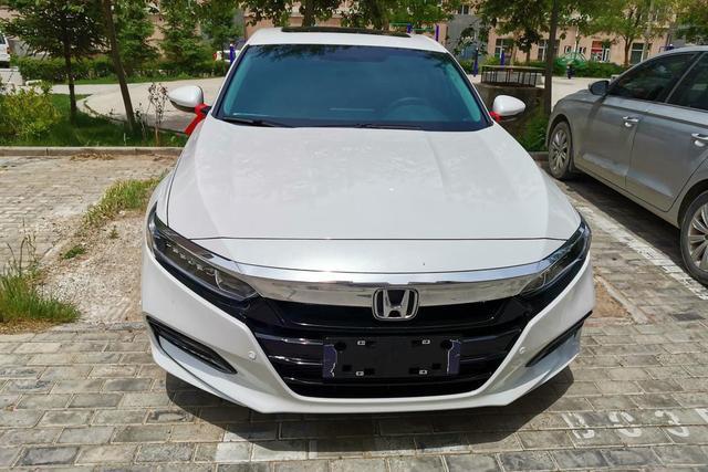 随大流提次低配本田雅阁15t精英版大家觉得这个价格还行吧