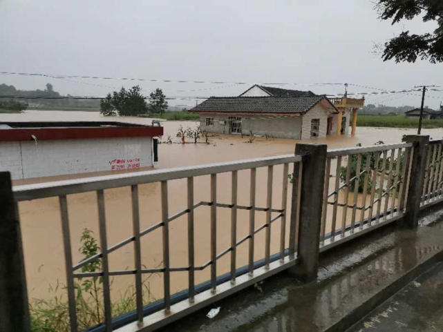 四川安州塔水镇水深最高达3米转移安置村民3000余人