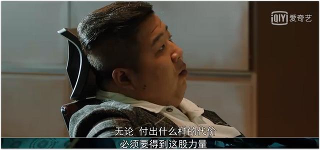 王一博|王一博跨界演喜剧，尔冬升幕后坐镇，献出摸脸杀却被女生抽巴掌