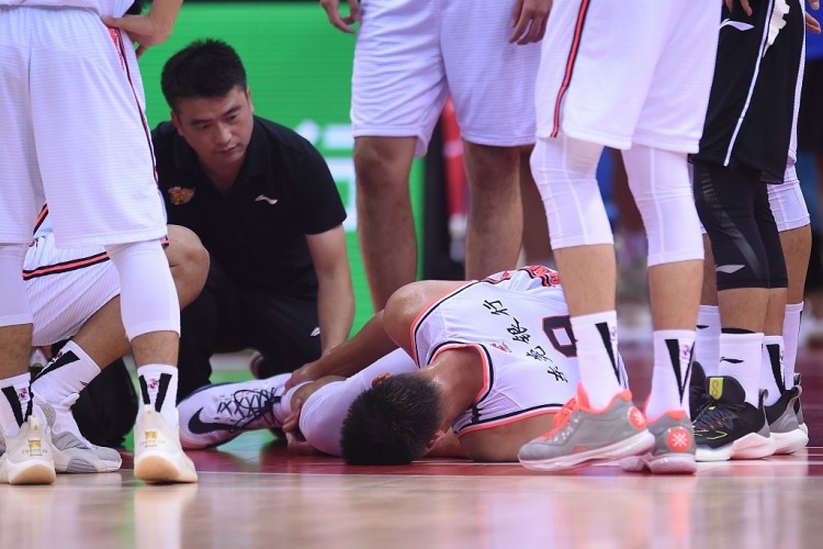 关辛 阿联将赴美进行治疗除跟腱断裂外还有其他伤病 腾讯新闻