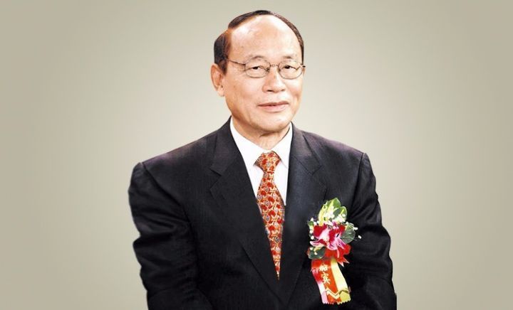 叶澄海从深圳前副市长连降三级辞职从商放弃美国绿卡回报祖国