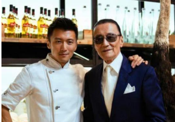 谢贤|谢贤豪宅庆祝84岁大寿，消瘦不少，与朋友合照戴墨镜袖套遮皱纹