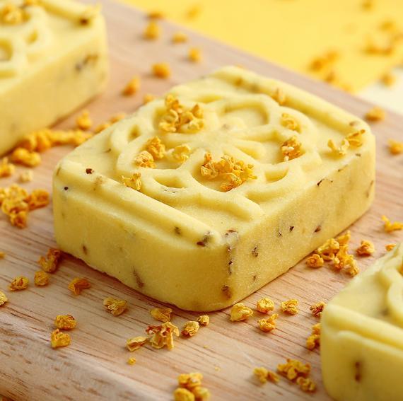 清香四溢的桂花糕,细腻绵软,香甜可口,做法简单只需3种食材_腾讯新闻