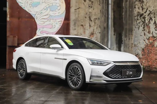 但是看完这台白色比亚迪汉,爱了|比亚迪|比亚迪汉dm|车型|混动版车型