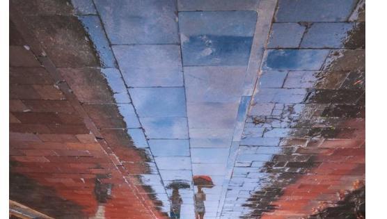 北京故宫|故宫雨后倒影，镜面相映成趣，网友直呼：美哉！