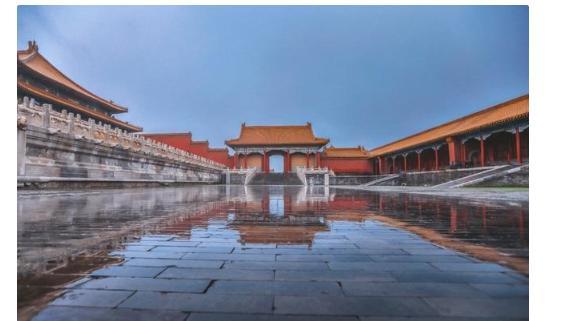 北京故宫|故宫雨后倒影，镜面相映成趣，网友直呼：美哉！