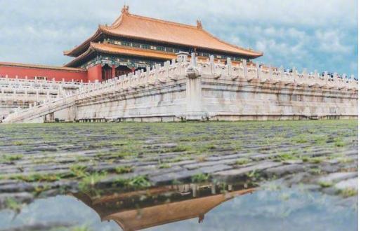 北京故宫|故宫雨后倒影，镜面相映成趣，网友直呼：美哉！