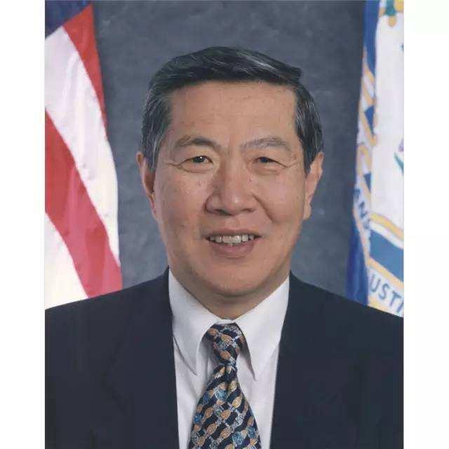 神探李昌钰犯罪现场破案最快仅用数秒卷曲的裤腿锁定杀人犯