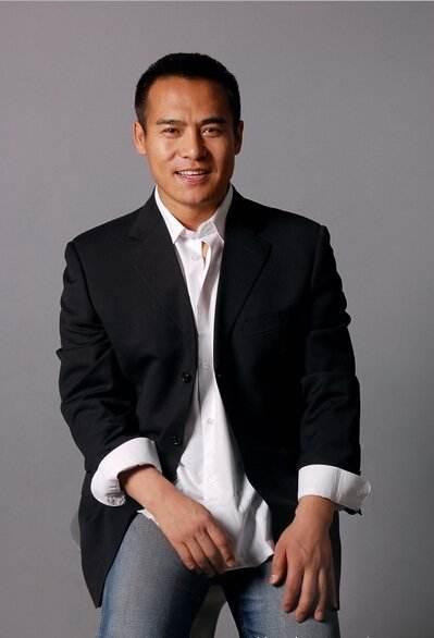 张永刚|黑子：母亲早逝，父亲卖血供他上学意外离世，与妻恩爱20年0绯闻