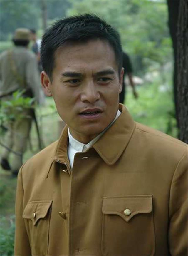 张永刚|黑子：母亲早逝，父亲卖血供他上学意外离世，与妻恩爱20年0绯闻