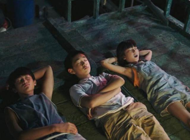 隐秘的角落|《隐秘的角落》朱朝阳为严良庆生，送好友牛奶礼物，助严良长高个