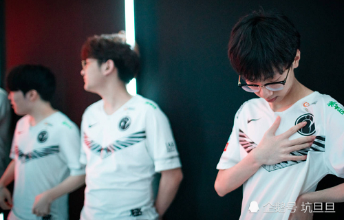 LPL：IG战队0比3惨败给LGD，IG或FPX将无缘S赛