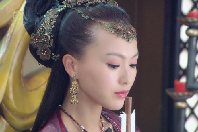 唐嫣十二个眉心坠造型紫萱惊艳独孤宁珂霸气