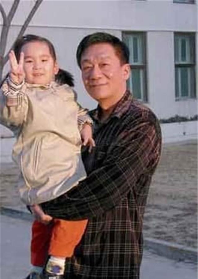 她执意嫁给侯耀文恩爱11年后却转身爱上师侄的袁茵今怎样了