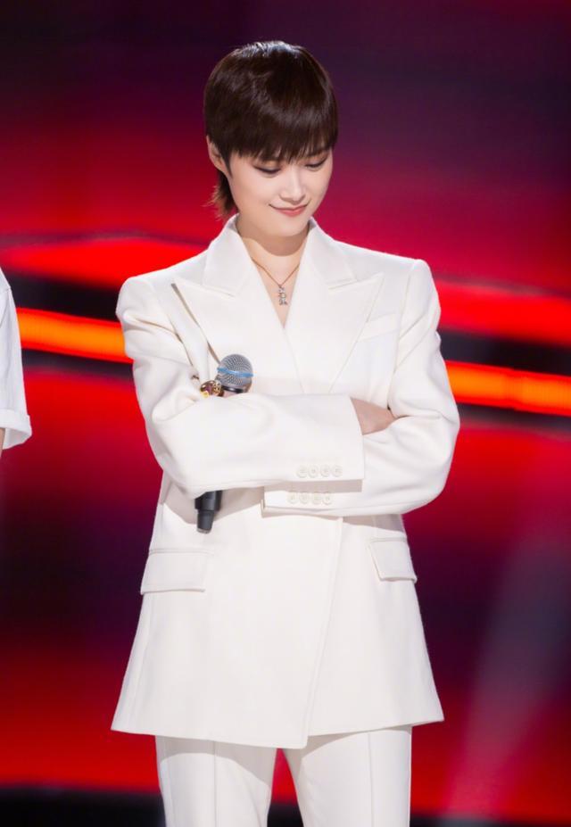 李宇春|李宇春被指抄袭？此前多次抄袭被扒出，连高中作文都是抄的