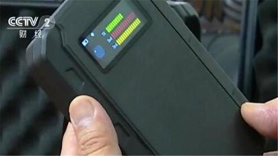 gps定位器|私家车GPS定位器能变身窃听器 可窃听通话等