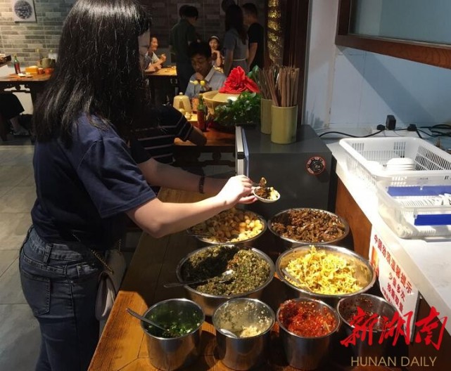 人间定无可意怎换得玉脍丝莼湘阴面馆吃的不是面是乡愁