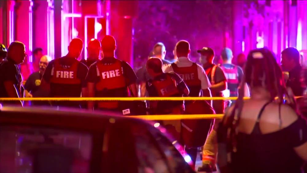 艾略特·艾萨克|美国重要城市成战场，一夜之间18人遭遇枪击，其中4人死亡多人重伤