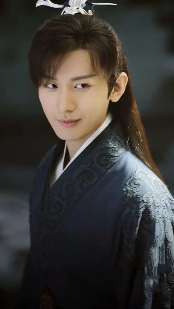 嫣方芜|洛白携《春色撩》加盟珊瑚文学—幻想工场旗下言情IP孵化平台