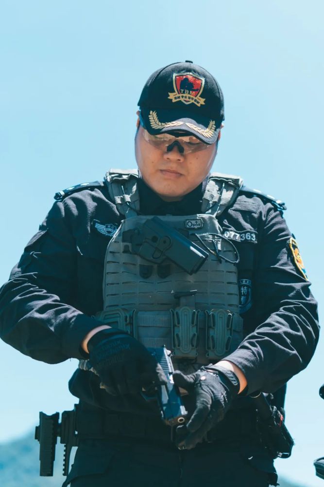 英姿飒爽的丽水美女特警还拿过全国冠军