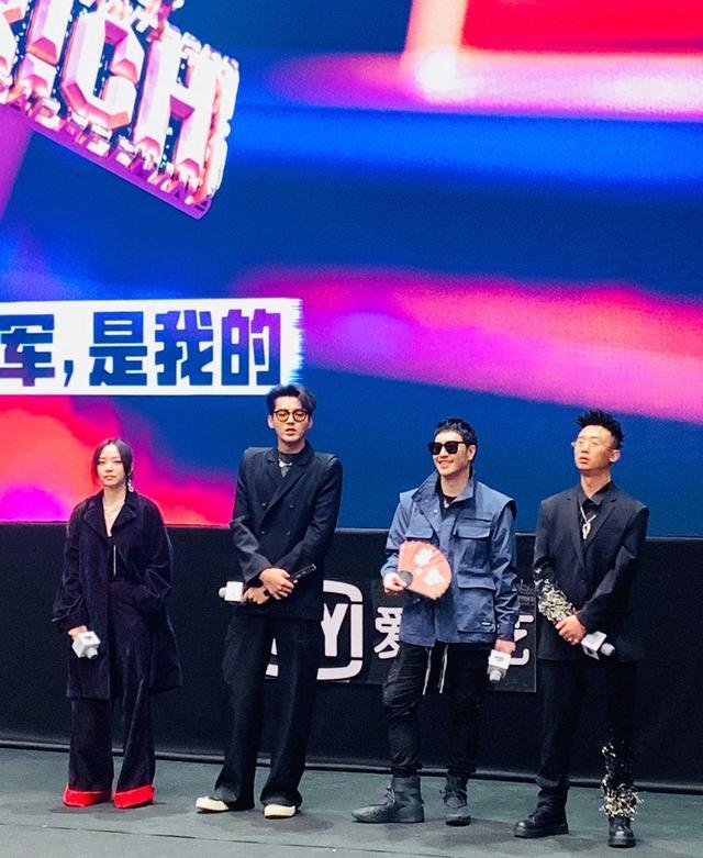 就在近期举行的发布会中,潘玮柏,无锡饭,gai,张靓颖四人纷纷出镜.