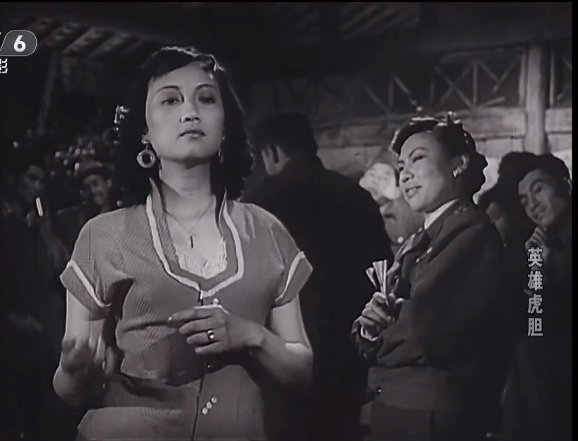 老电影也有商业大片英雄虎胆美女特务阿兰有四种结局