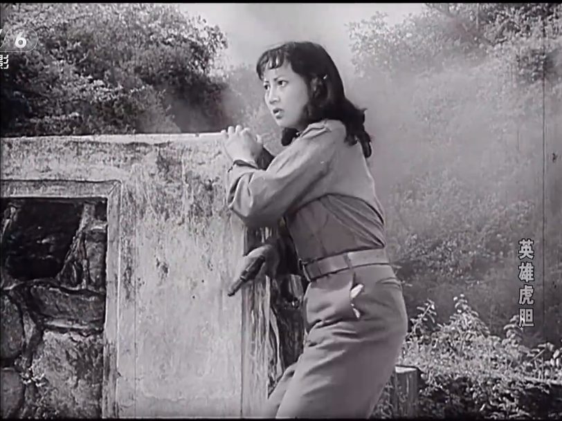老电影也有商业大片英雄虎胆美女特务阿兰有四种结局