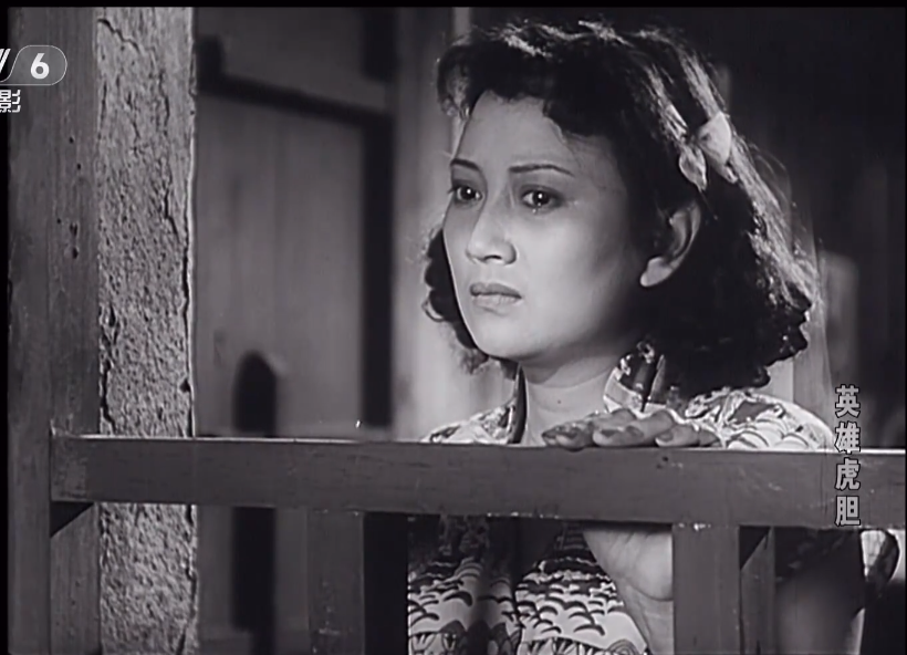 老电影也有商业大片英雄虎胆美女特务阿兰有四种结局